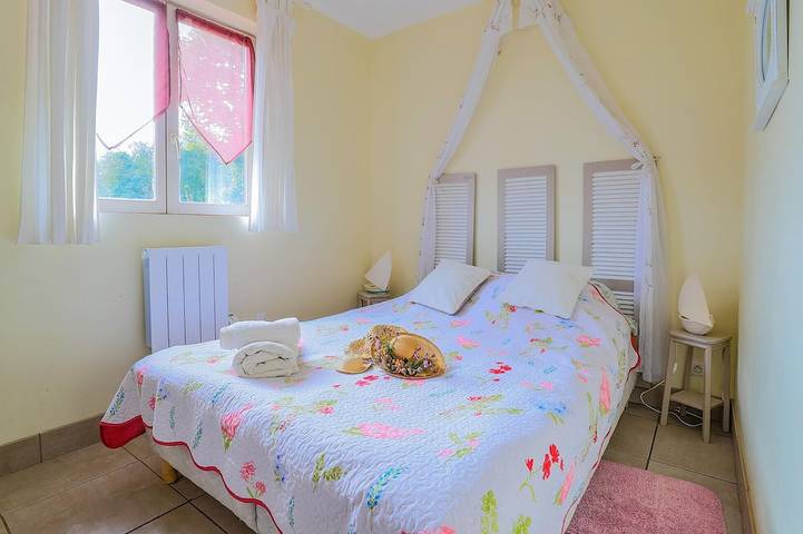 Location de vacances pour 6 personnes, avec jardin à Gueschart - 2