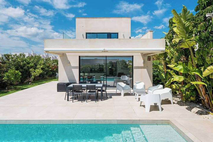 Ferienhaus für 8 Personen, mit Garten und Balkon sowie Pool - 1
