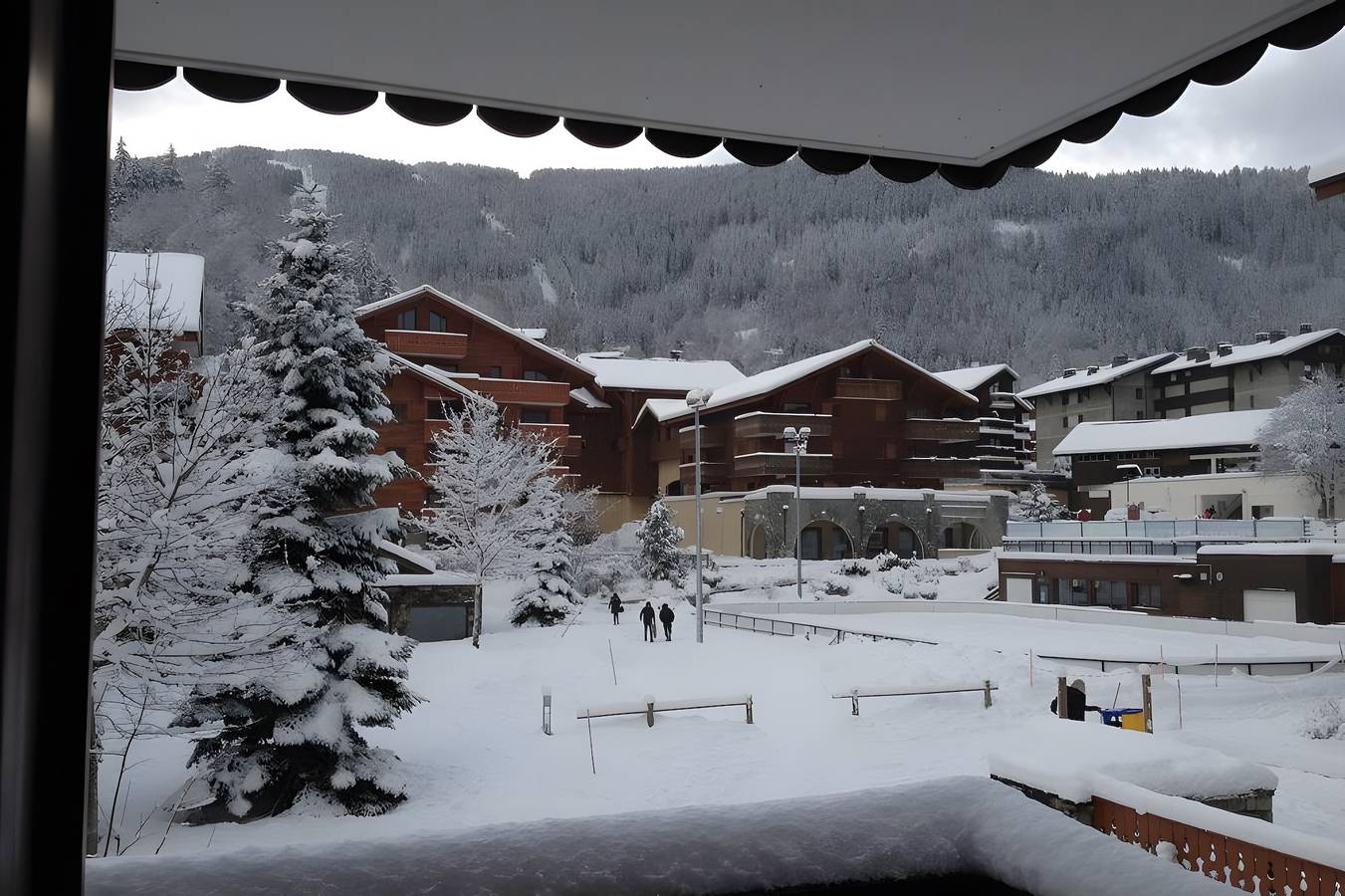 Ganze Wohnung, Appartamento les carroz comodità centro tt in Les Carroz, Arâches-la-Frasse