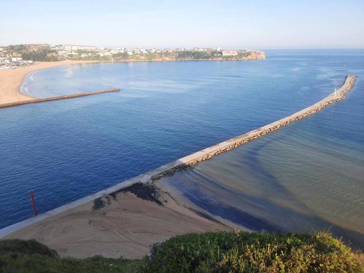 Apartamento para 4 personas, con vistas además de jardín y piscina, Se admiten mascotas en Suances