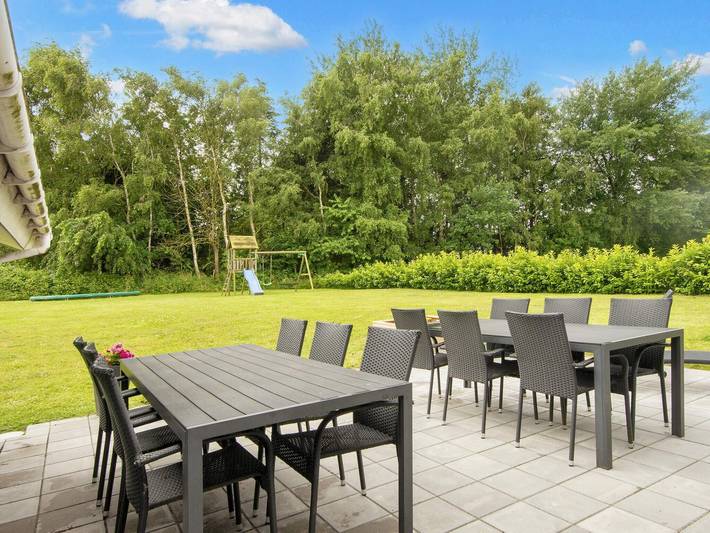Ferienhaus für 12 Personen, mit Whirlpool und Terrasse sowie Garten und Pool in Nordborg - 2