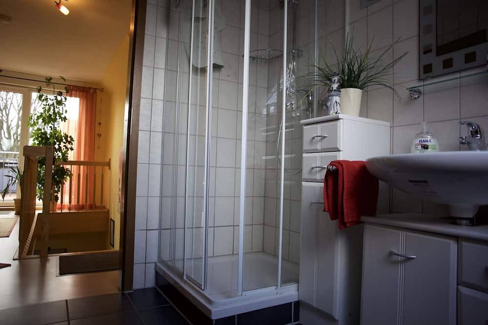 Ganze Wohnung, Ruhige , sonnige 4 Sterne Ferienwohnung für 2 - 4 Personen i.d.lüneburger Heide in Amelinghausen, Nordheide