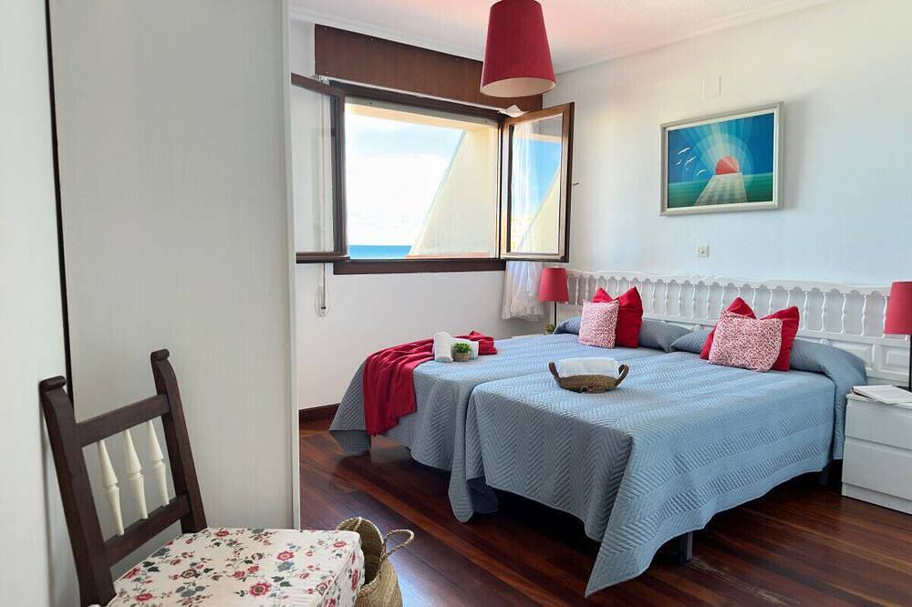 Entire apartment, Front line apartment - Mar adentro 5607 in Isla (Cantabria), Arnuero