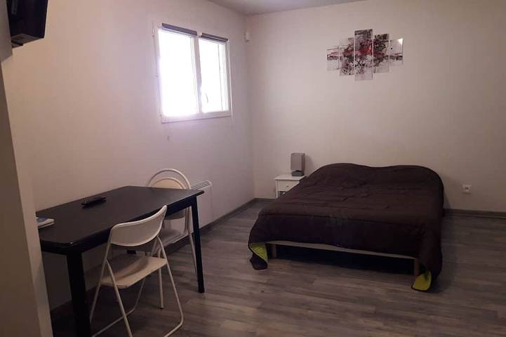 Location de vacances pour 26 personnes, avec jardin et terrasse, animaux acceptés à Bollène - 4