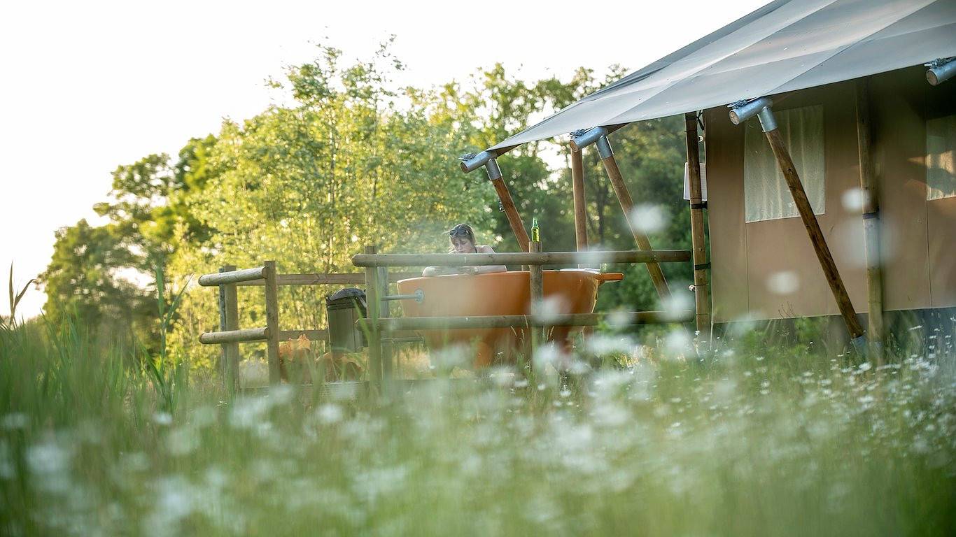 Erfgoed Bossem - Stoer Lodgetent Twin Hottub in Twente