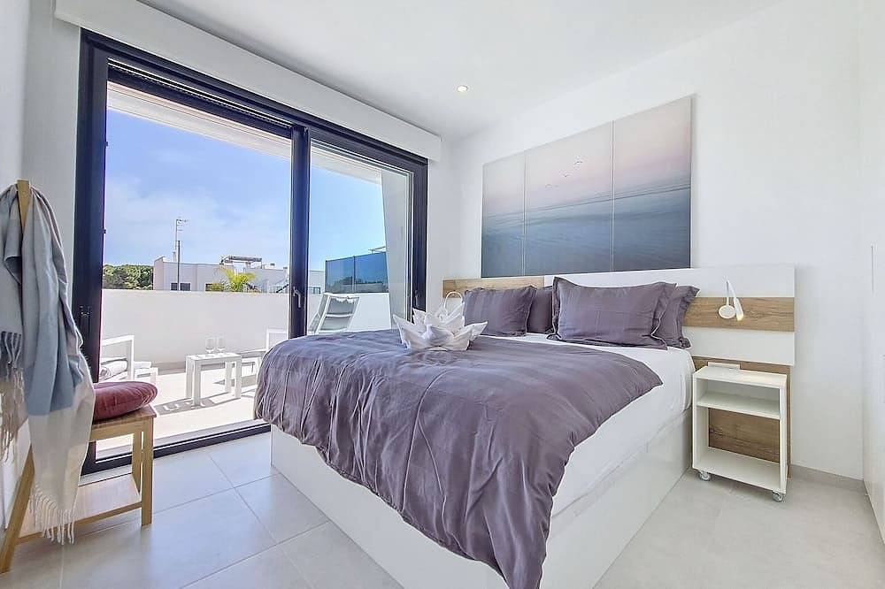 Villa with pool, jacuzzi and roof terrace in Golf Resorts Murcia, San Javier