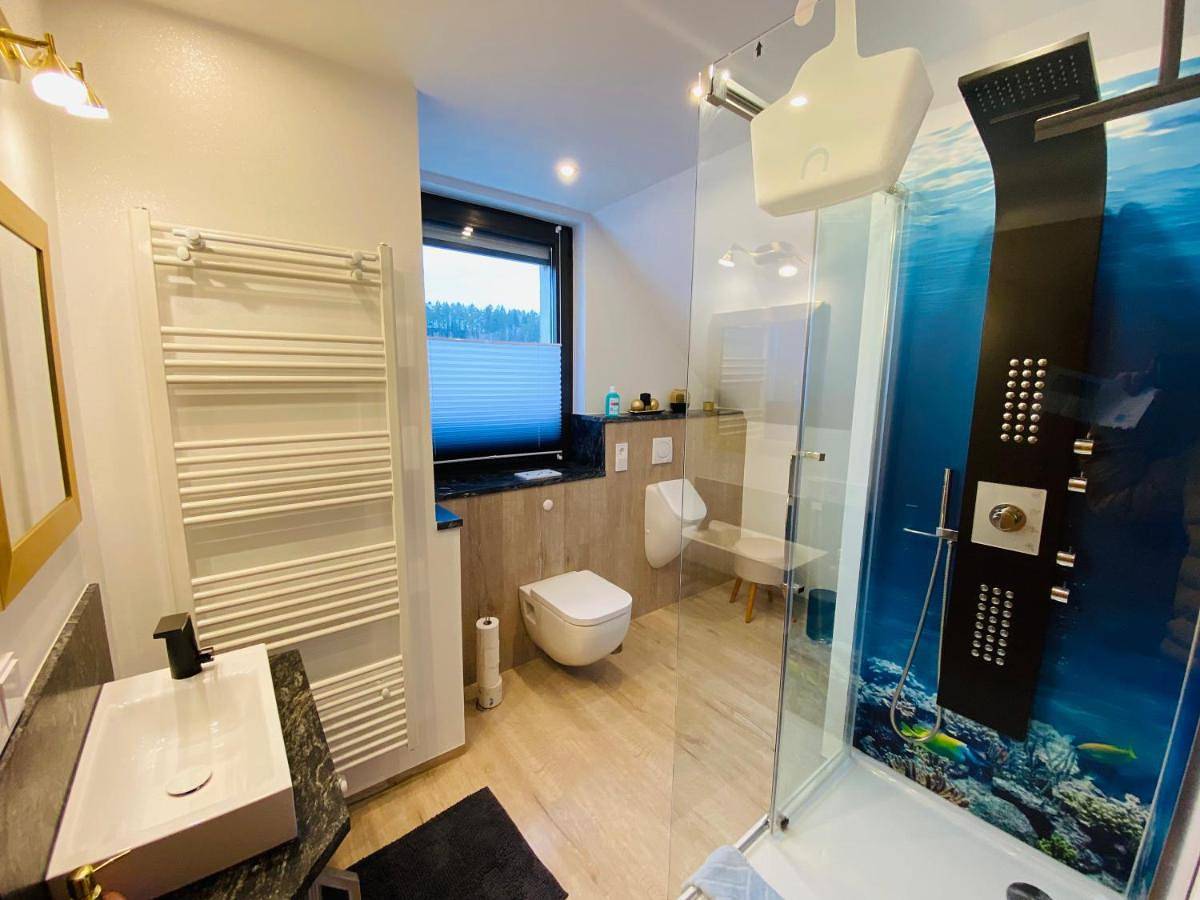Ganze Wohnung, Ferienhaus zur Waldauer Höhe mit 3 Sz, 120qm & 40qm Balkon in Nahetal-Waldau, Hildburghausen und Umgebung