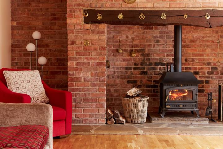 Holiday rental for 14 people, with garden in Derbyshire