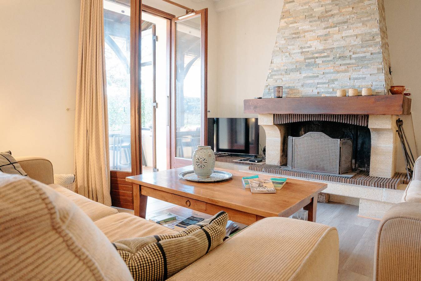 Domaine pour 8 personnes avec piscine in Auriac-du-Périgord, Périgord Noir