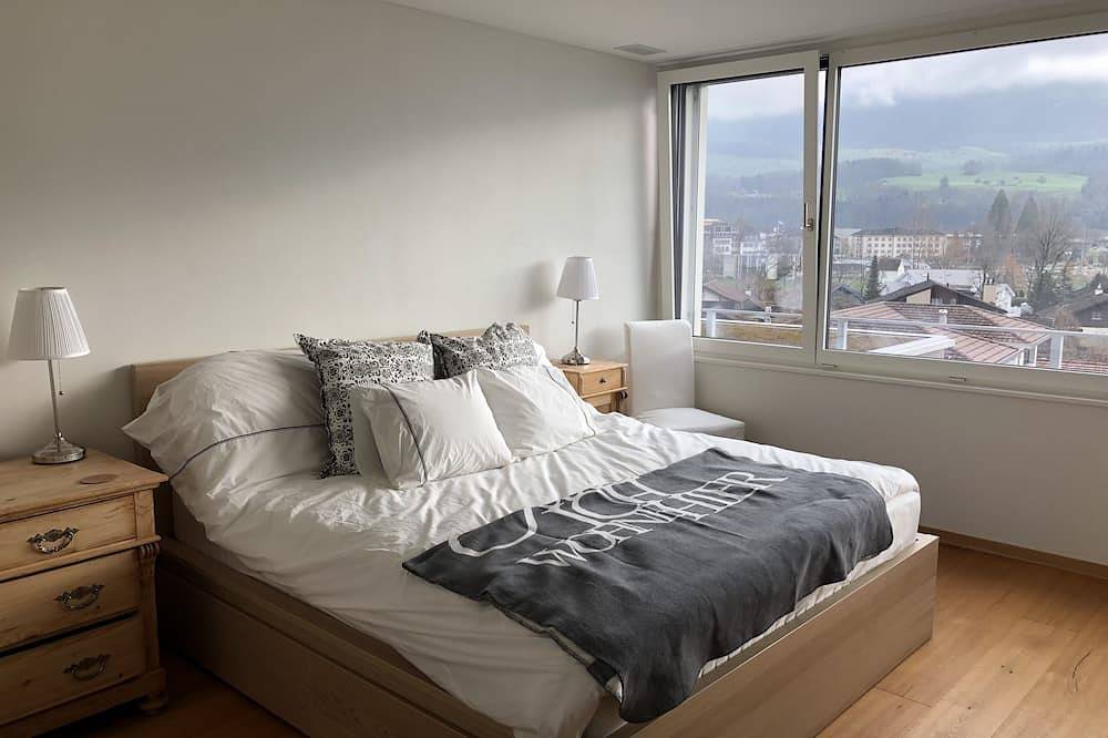 Ganze Wohnung, Penthouse mit fantastischem Blick in die Berge und über den Sarnensee in Sarnen, Obwalden