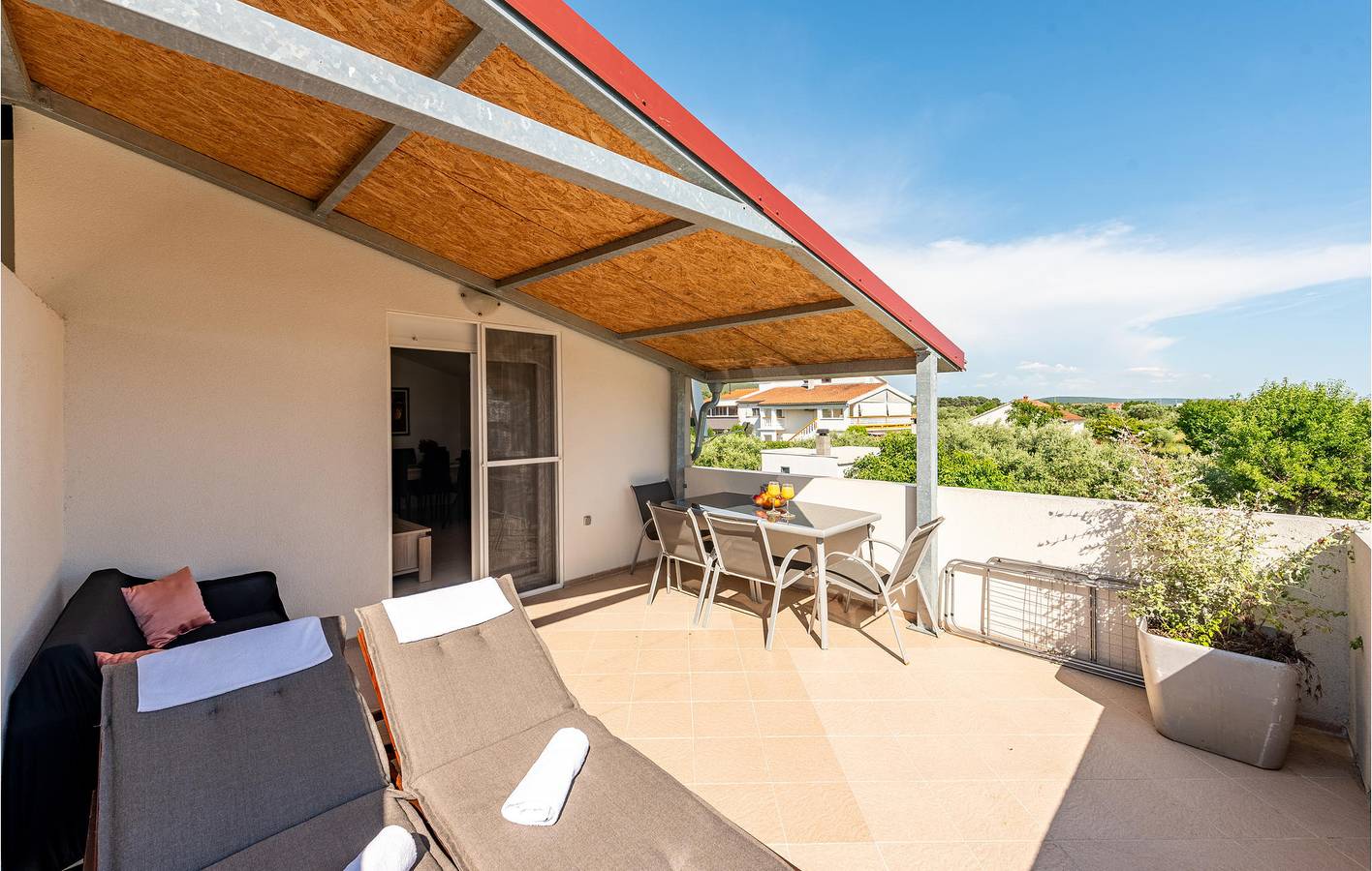 Ganze Ferienwohnung, Ferienwohnung für 5 Personen mit Terrasse in Bibinje, Zadar