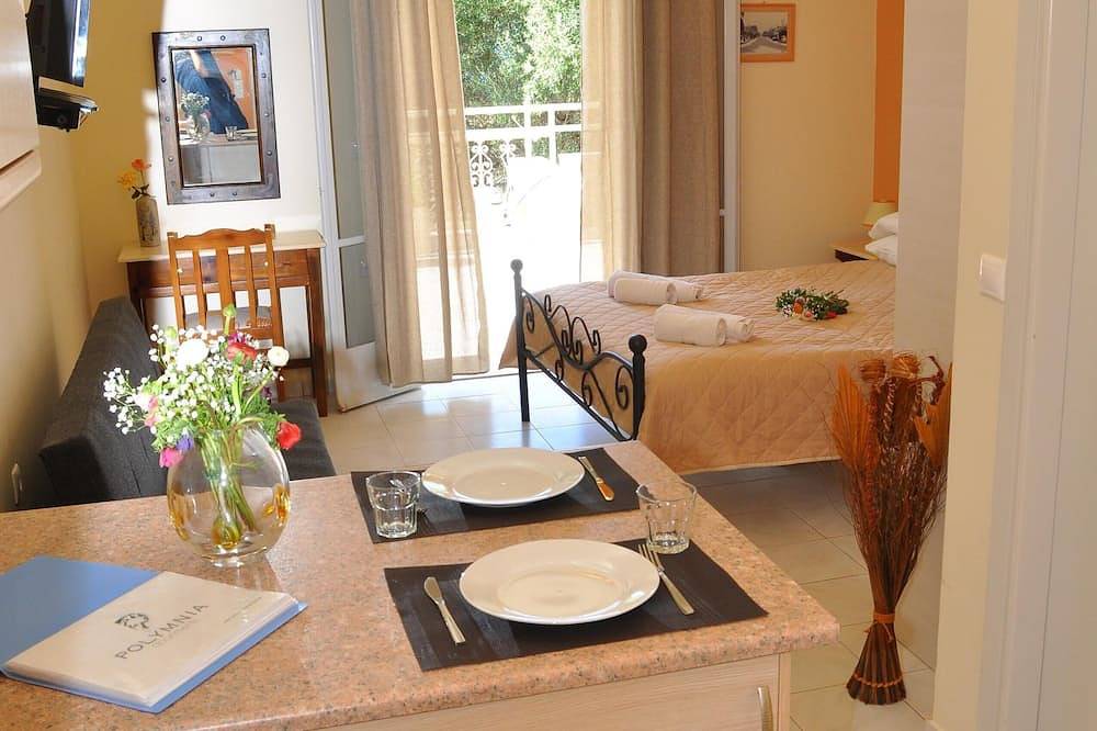Entire apartment, Polymnia I - Ground Floor Studio No.4 in Lassi, Argostoli