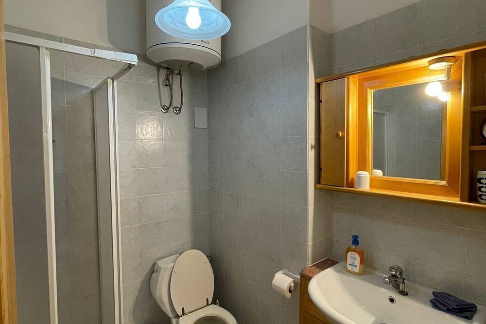 Studio in Residence La Perla Del Mare, with pool, 100 meters from the beach. in Lu Bagnu, Castelsardo