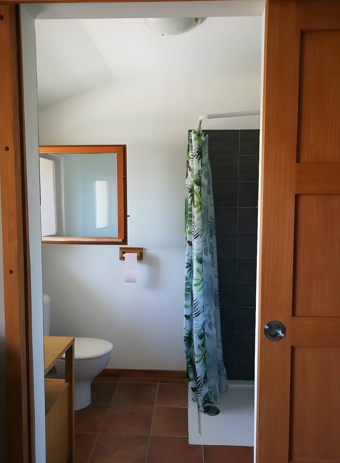 Habitación «Bambú» con terraza compartida, wifi y aire acondicionado in Colombiers, Côte d'Améthyste