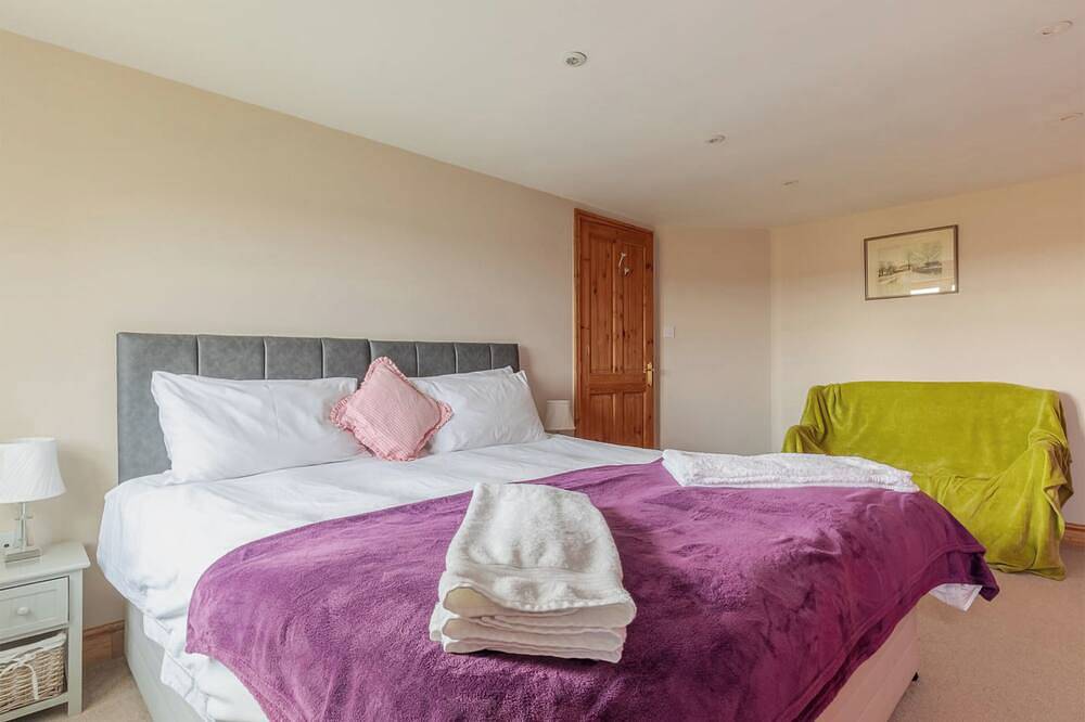 5 bedroom accommodation in Sea Palling, near Happisburgh in Sea Palling, The Broads