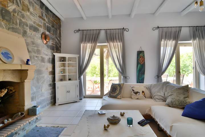 Ferienhaus 'Vitali River House Andros' mit Bergblick, Wi-Fi und Klimaanlage in Andros