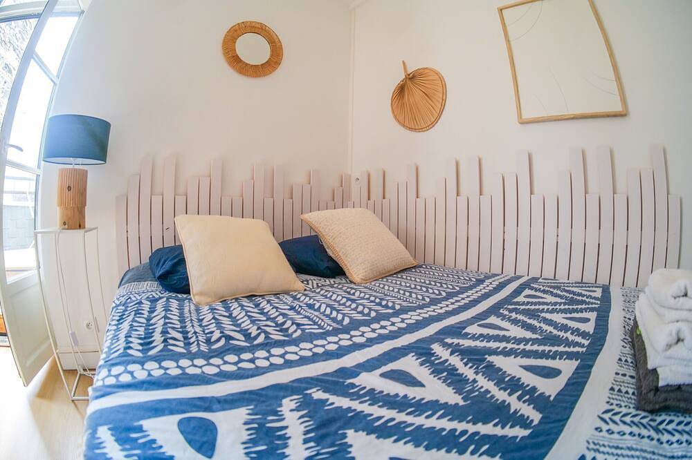 Ganze Wohnung, Lovely Studio with Terrace - City Center - Sleeps 2 in Angers, Loire-Tal