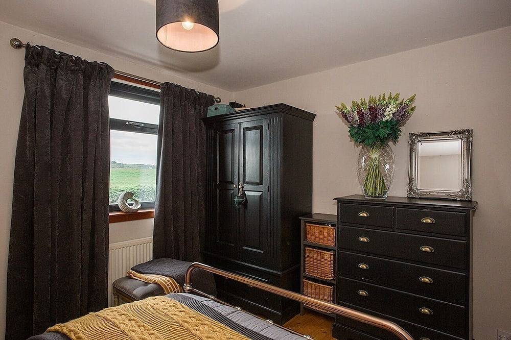 Woodend cottage. Stylish idyllic getaway. in Dumfries, Dumfries and Galloway