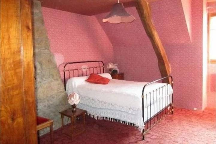 Location de vacances pour 4 personnes, avec terrasse à Saint-Bonnet-près-Orcival - 2