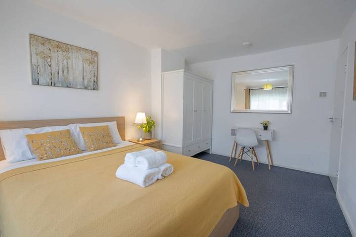 Birmingham 4-Bed House · 3 min Walk to Icc in Birmingham, Birmingham Area