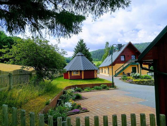 Ferienwohnung für 5 Personen, mit Terrasse und Garten sowie Ausblick in Schwarzenberg (Erzgebirge)