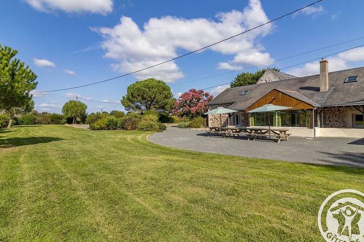 Gîte pour 15 personnes, avec jardin