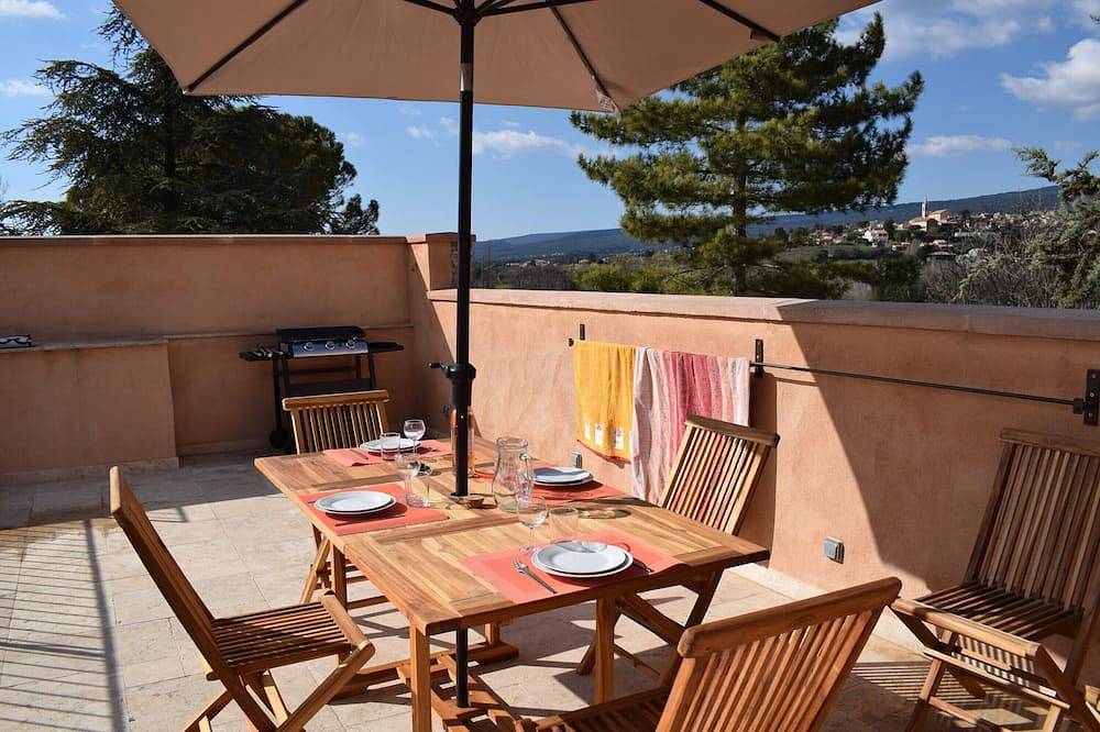 Petite Bastide Avec Belle Vue, Terrasse 90m2, Piscine Sans vis a vis in Villars, Parque natural regional del Luberon