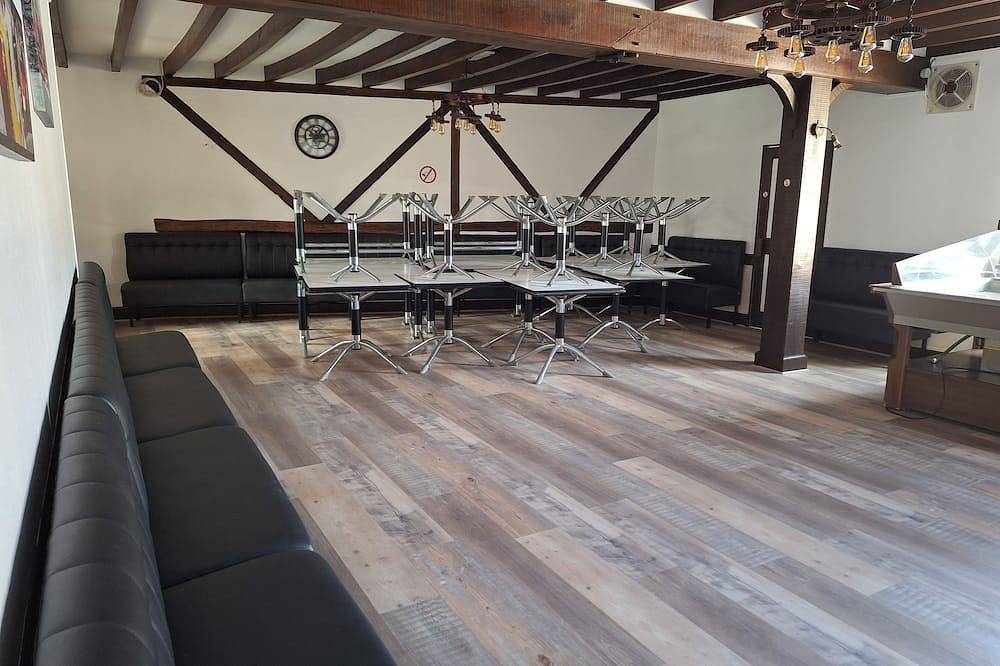 Gîte de l'olivier, reception room, parties and ceremonies, events. in Saint-Brisson-sur-Loire, Región de Montargis