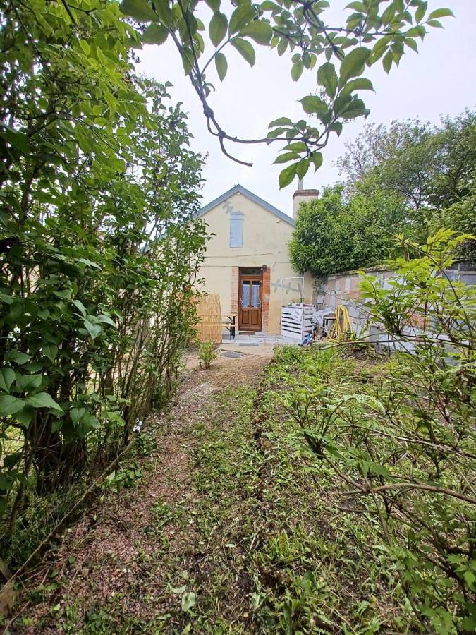 Location de vacances pour 6 personnes, avec vue et jardin, adapté aux familles dans Trézelles - 2