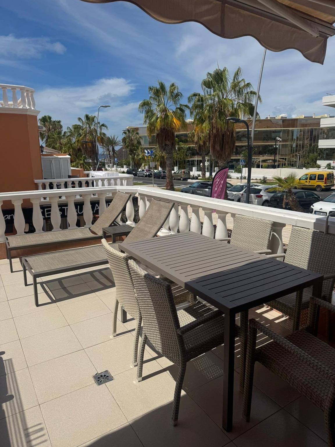 Apartamento vacacional entero, Apartamento de vacaciones para 4 personas con vistas al mar in Playa de las Américas, Arona 