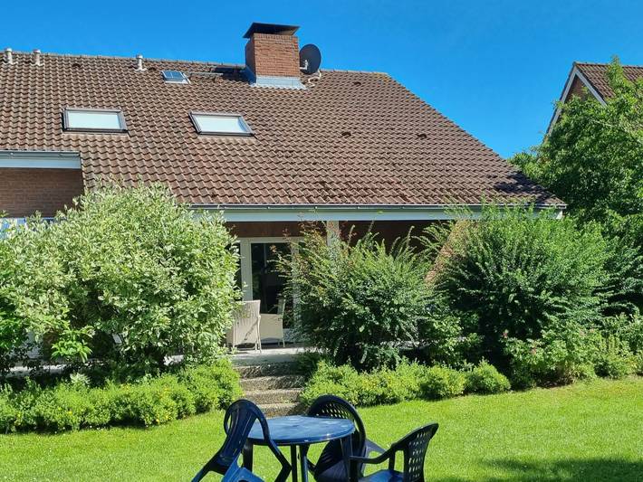 Ferienwohnung für 8 Personen, mit Terrasse und Garten