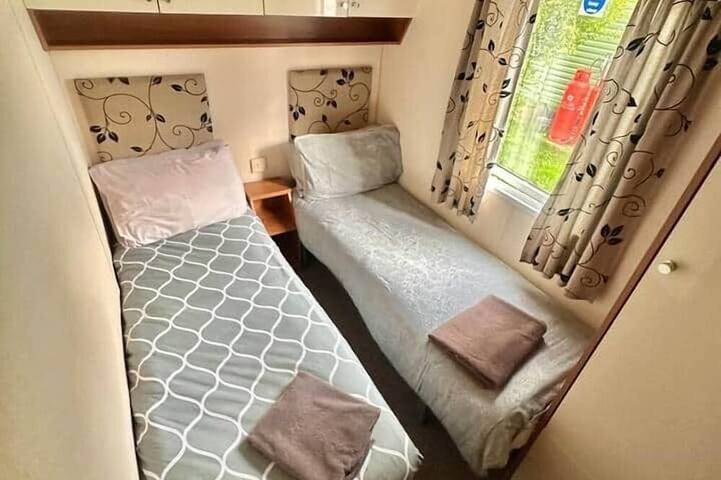 2-Bedroom Bk Static Caravan in Uddingston, Glasgow in Nord Lanarkshire