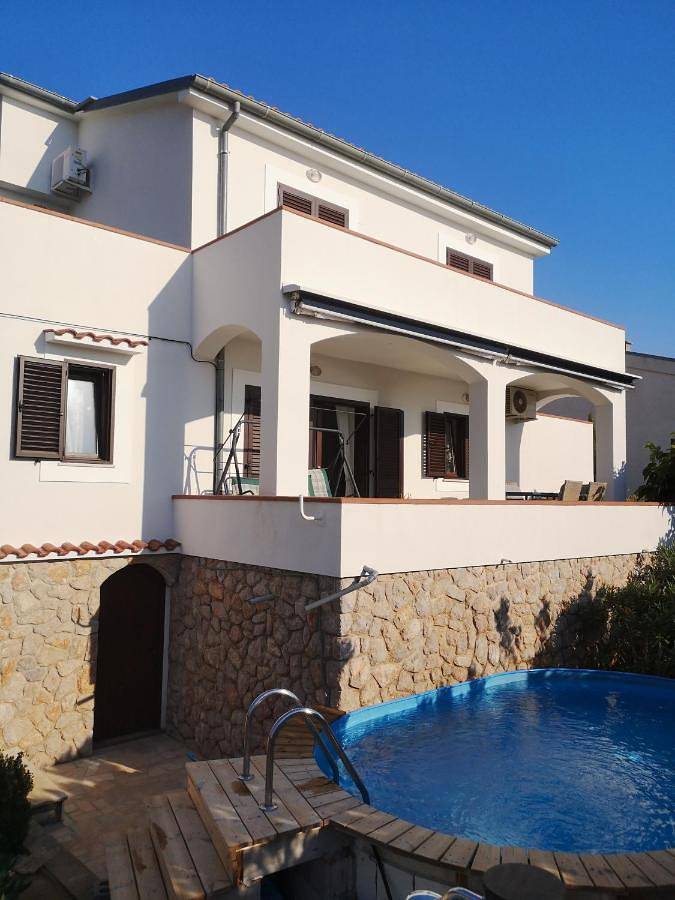 Two-Bedroom Villa in Cesarica, Naturpark Velebit