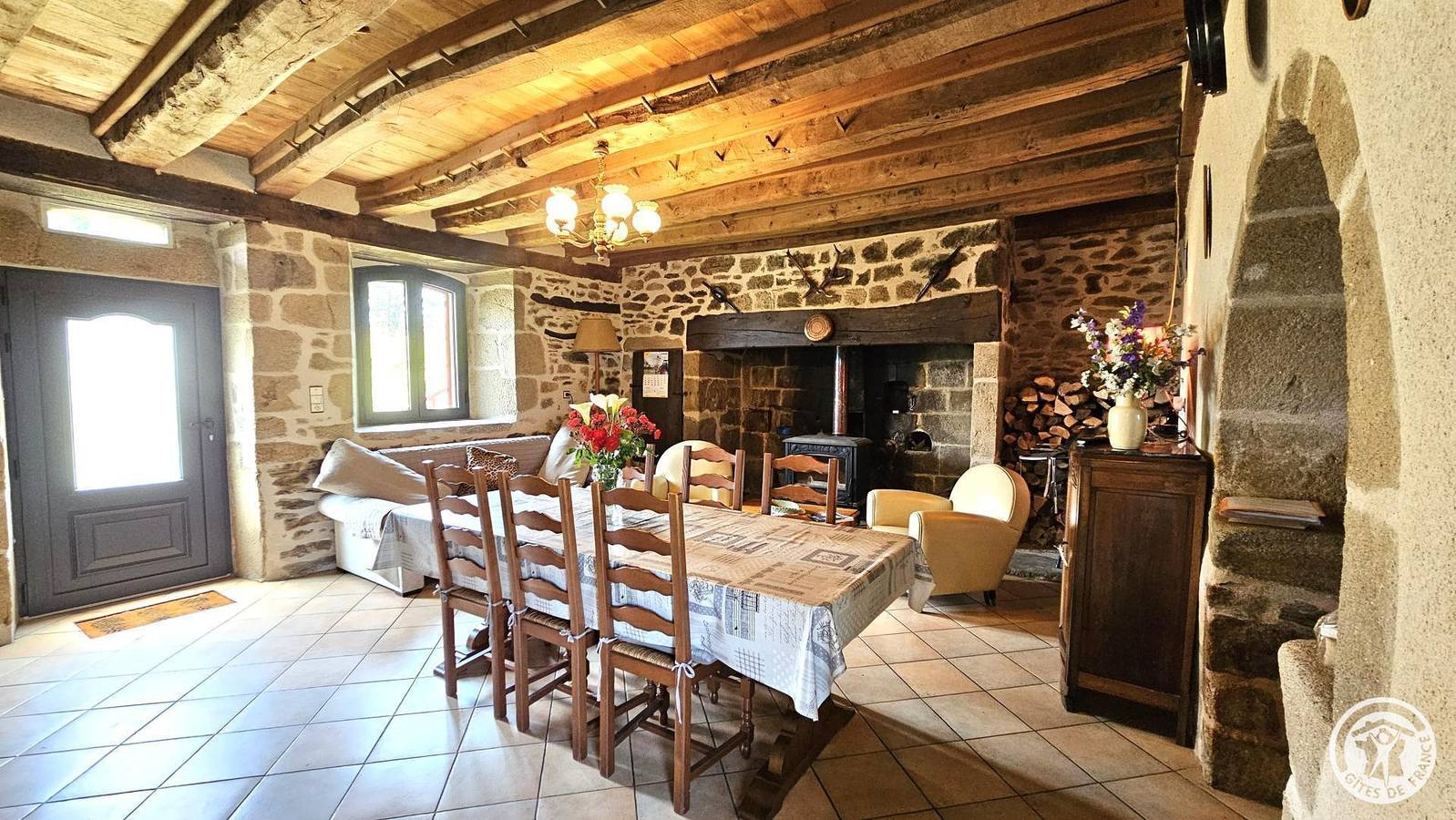 Charming Gite with Garden & Amenities in Saint-Martin-la-Méanne, Tulle region