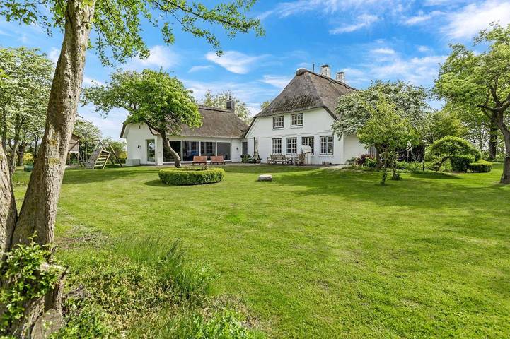 Ferienhaus für 12 Personen, mit Sauna und Pool sowie Garten und Terrasse auf Fehmarn