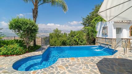 Casa rural para 20 personas, con balcón/terraza en Viñuela