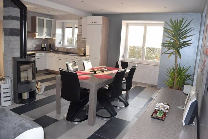 Maison de vacances pour 6 personnes, avec Jacuzzi et Terrasse ainsi que Jardin et Sauna