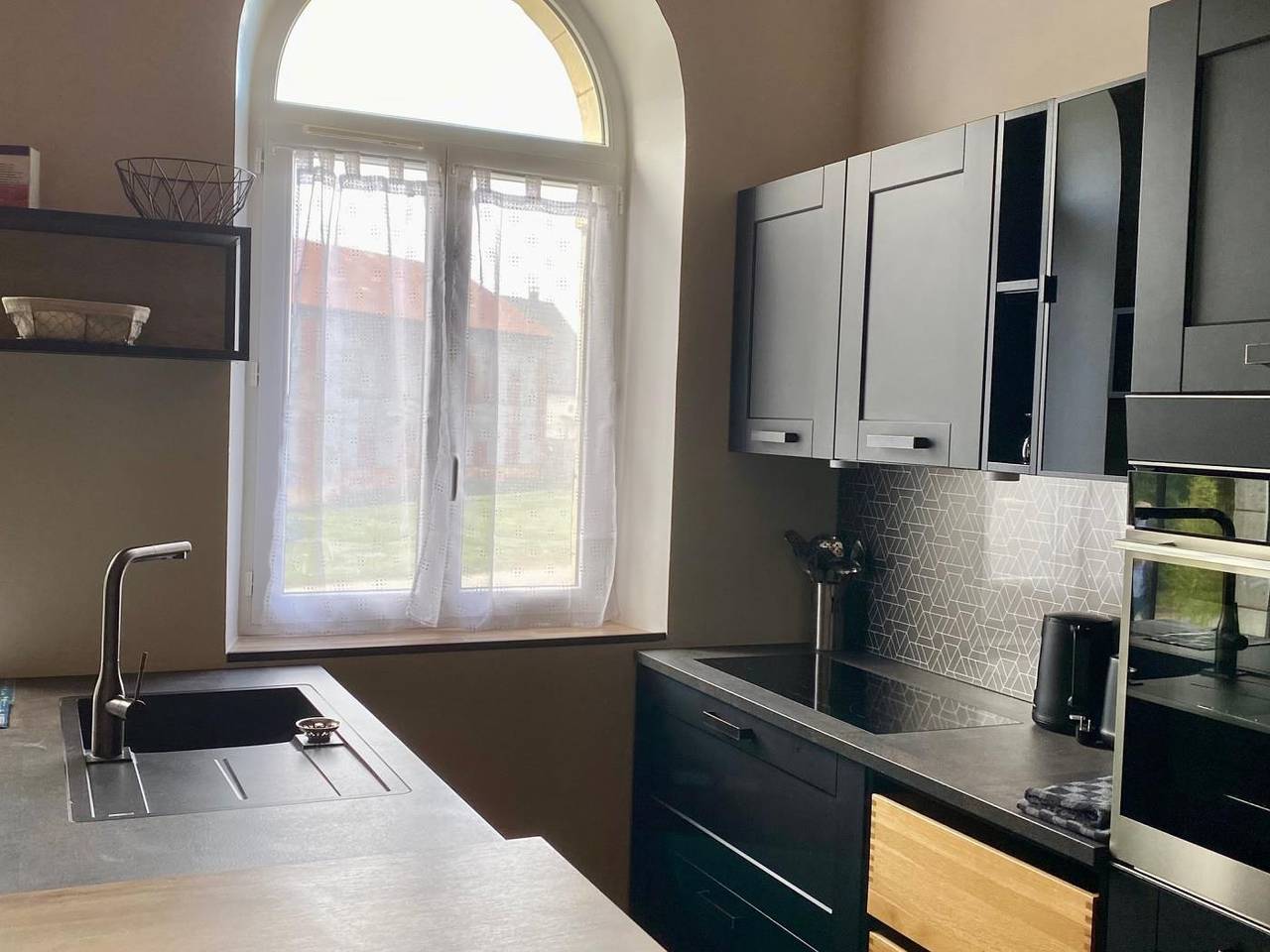 Appartement de vacances entier, Conciergerie dans une écurie 2 pers 15 min Amiens in Talmas, Région d'Amiens