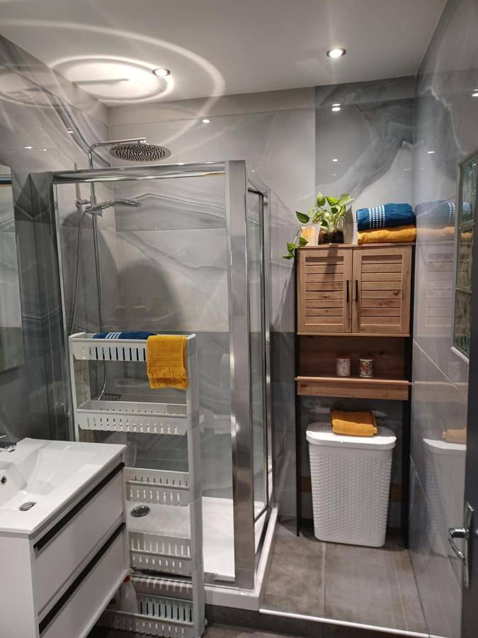 Gîte pour 4 personnes, avec balcon et vue à Pietracorbara - 2