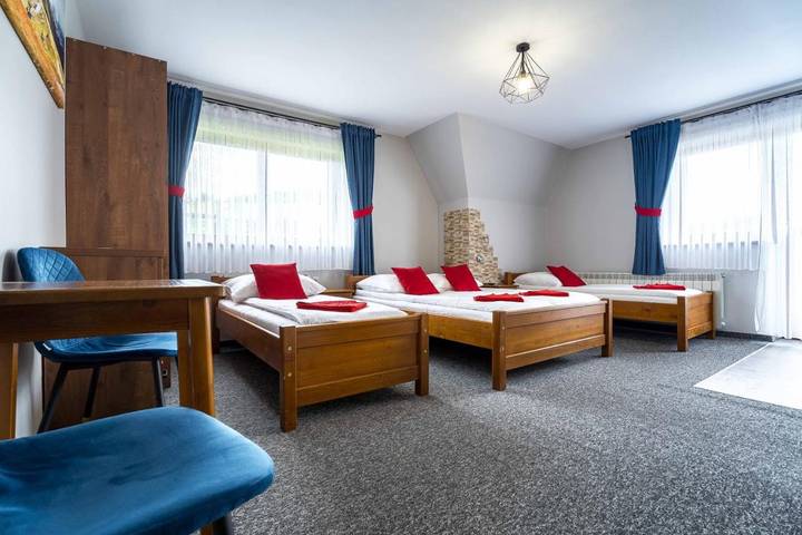 Apartament wakacyjny dla 4 osób, z balkon i widok oraz ogród w Małe Ciche