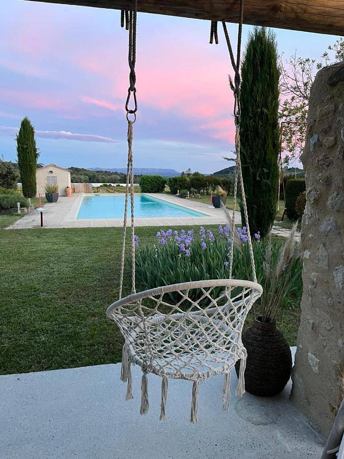 Location de vacances pour 6 personnes, avec vue ainsi que piscine et terrasse à La Motte-d'Aigues - 3