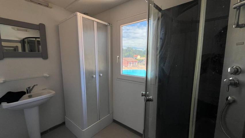 Parc de vacances pour 4 personnes, avec bassin pour enfant ainsi que jardin et piscine dans les Landes - 3