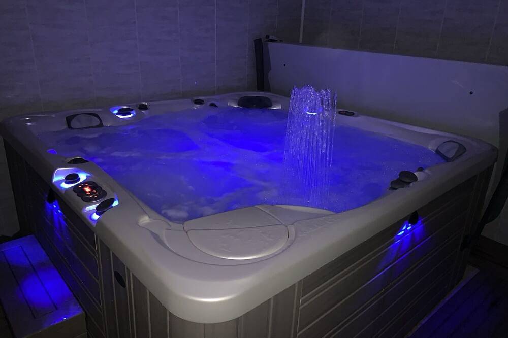 Top floor townhouse with hot tub in Mazamet, Región de Castres