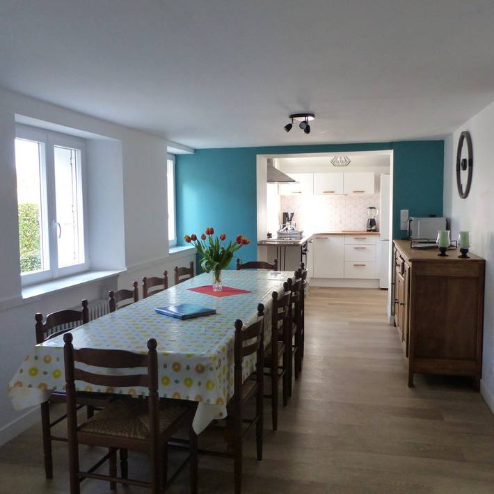 Gîte pour 10 personnes, avec terrasse et jardin