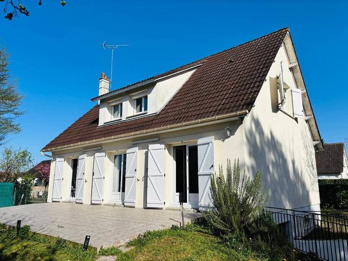 Location de vacances pour 12 personnes, avec Terrasse à Gien
