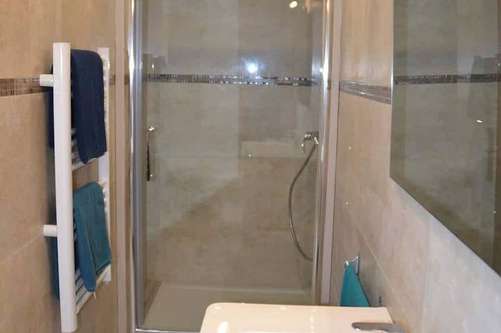 Ganze Wohnung, Beach, hiking or pool? Everything is possible here in Le Rouret, Mittelmeerküste (Frankreich)
