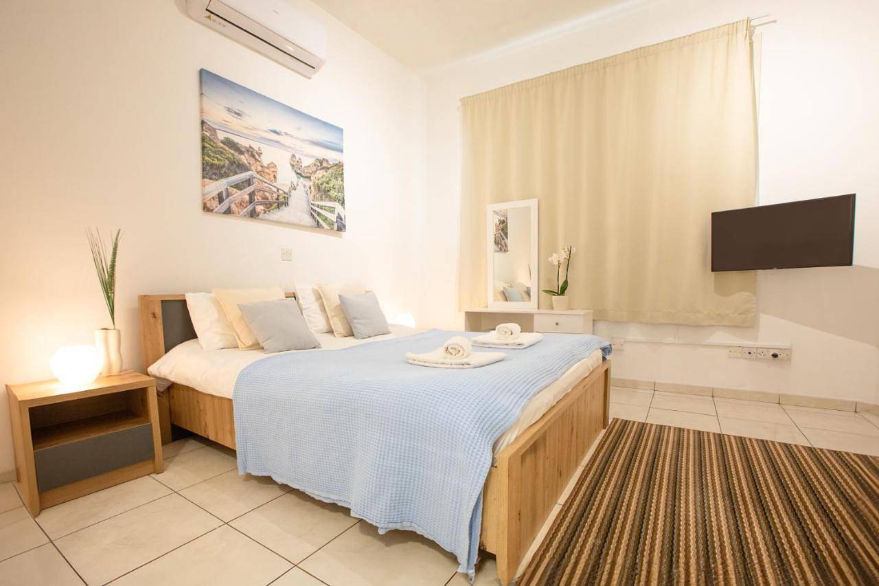 Entire apartment, Studio without Balcony in Finikoudes Beach, Larnaca District