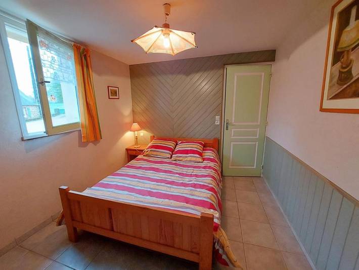 Location de vacances pour 4 personnes, avec jardin ainsi que terrasse et vue sur le lac à Saint-Ellier-du-Maine - 4