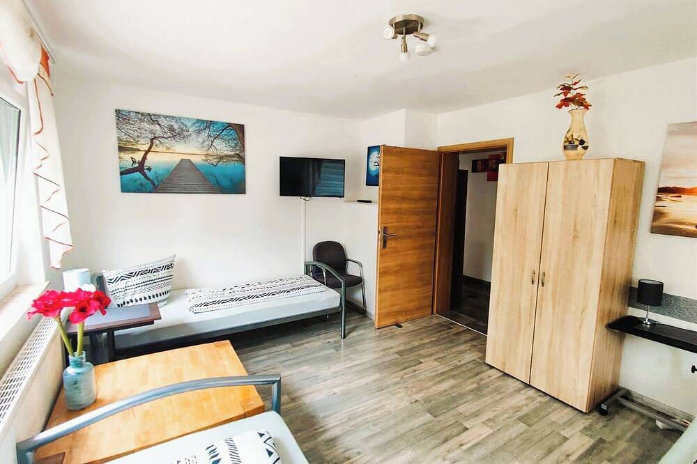 Ganze Wohnung, Ferienwohnung \"Gartenblick\" in Laupheim, Landkreis Biberach