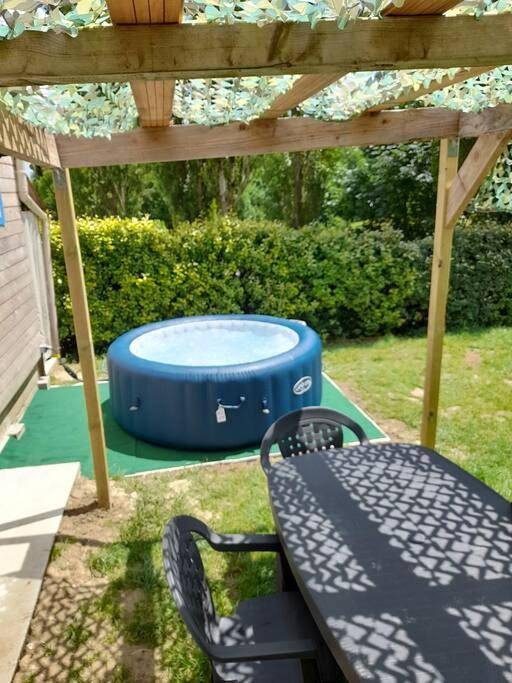 Gîte Villa Caline climatisé avec Jacuzzi in Saint-Paulet, Région de Carcassonne